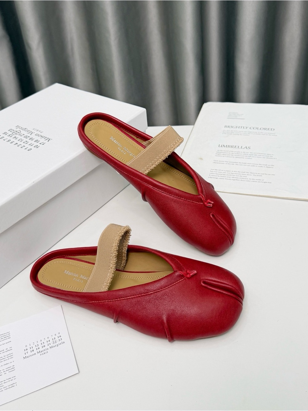 Maison Martin Margiela Red Leather Split-Toe Mules with Tan Strap - Picture 6 of 9
